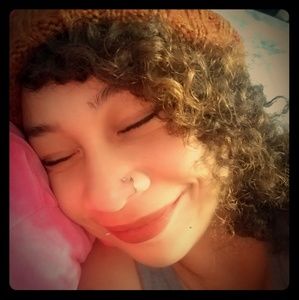 Meet your Posher, Neva